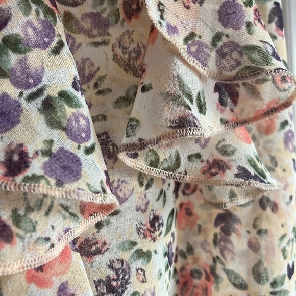 Floral cute top size S/XS - Picture 4 of 9